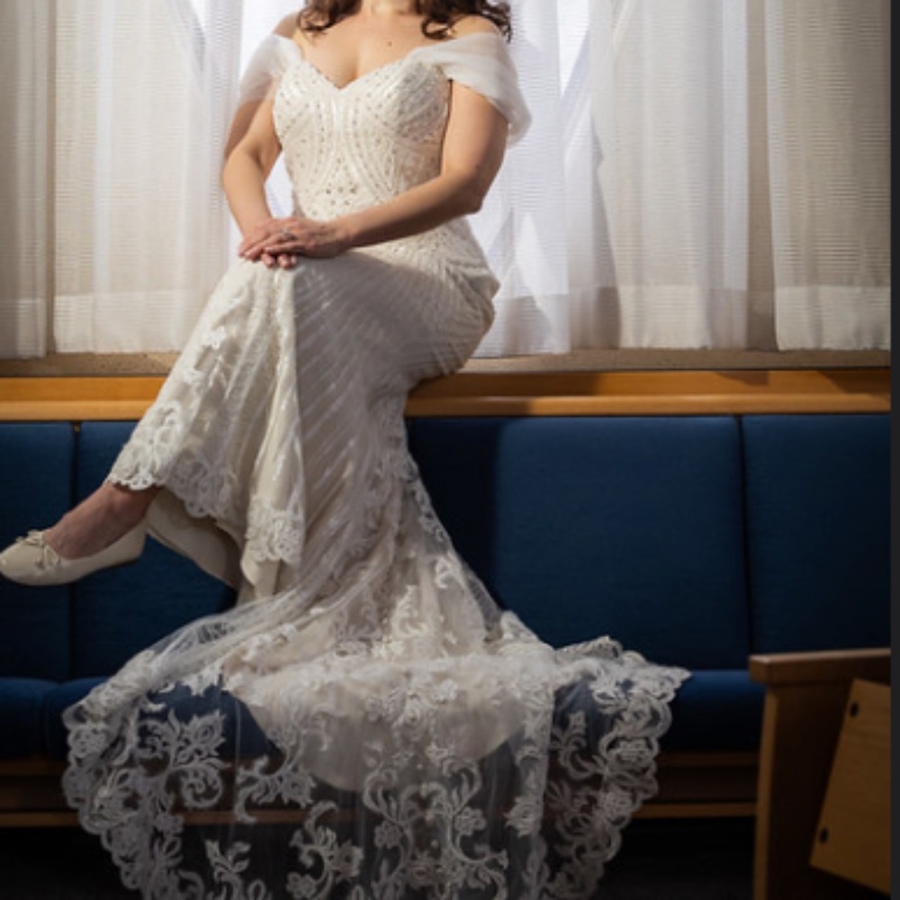 Kitty Chen Ivory Bridal Gown Lace and Bead size 10 worn once